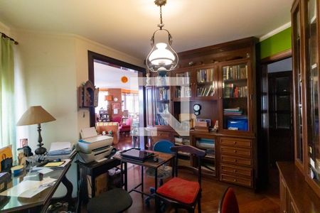 Apartamento à venda com 169m², 3 quartos e 3 vagas Apartamento à venda com 169m², 3 quartos e 3 vagasEscritório