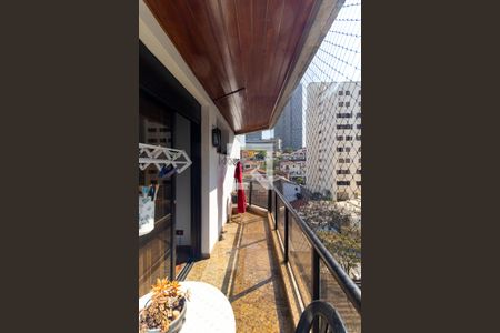 Apartamento à venda com 169m², 3 quartos e 3 vagas Apartamento à venda com 169m², 3 quartos e 3 vagasVaranda da Suíte 2