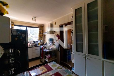 Apartamento à venda com 169m², 3 quartos e 3 vagas Apartamento à venda com 169m², 3 quartos e 3 vagasCozinha