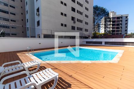 Apartamento à venda com 169m², 3 quartos e 3 vagas Apartamento à venda com 169m², 3 quartos e 3 vagasÁrea comum - Piscina