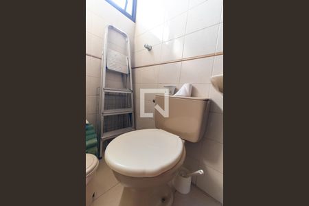 Apartamento à venda com 169m², 3 quartos e 3 vagas Apartamento à venda com 169m², 3 quartos e 3 vagasBanheiro de Serviço