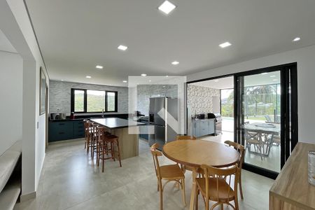Casa de condomínio à venda com 250m², 4 quartos e 5 vagas Casa de condomínio à venda com 250m², 4 quartos e 5 vagasÁrea Gourmet