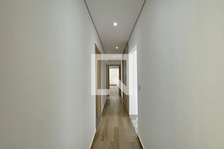 Casa de condomínio à venda com 250m², 4 quartos e 5 vagas Casa de condomínio à venda com 250m², 4 quartos e 5 vagasCorredor