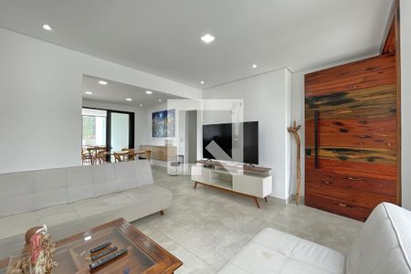 Casa de condomínio à venda com 250m², 4 quartos e 5 vagas Casa de condomínio à venda com 250m², 4 quartos e 5 vagasSala