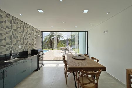 Casa de condomínio à venda com 250m², 4 quartos e 5 vagas Casa de condomínio à venda com 250m², 4 quartos e 5 vagasÁrea Gourmet