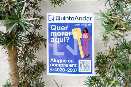 Casa à venda com 380m², 5 quartos e 5 vagas Casa à venda com 380m², 5 quartos e 5 vagasFachada