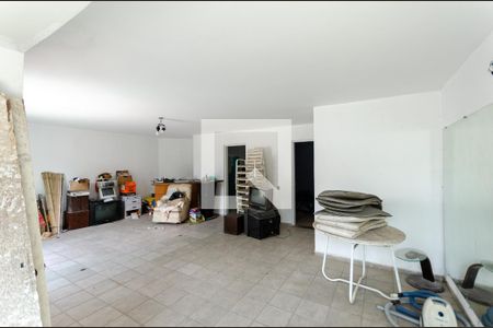 Casa à venda com 380m², 5 quartos e 5 vagas Casa à venda com 380m², 5 quartos e 5 vagasSalão de Festas