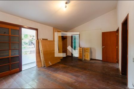 Casa à venda com 380m², 5 quartos e 5 vagas Casa à venda com 380m², 5 quartos e 5 vagasSuíte 3