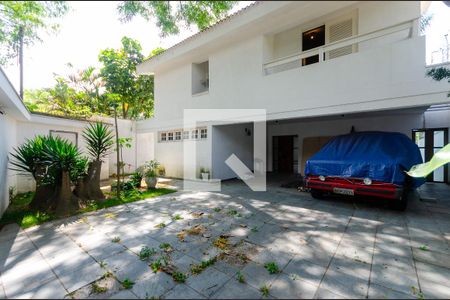 Casa à venda com 380m², 5 quartos e 5 vagas Casa à venda com 380m², 5 quartos e 5 vagasGaragem