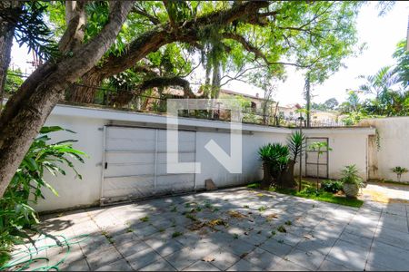 Casa à venda com 380m², 5 quartos e 5 vagas Casa à venda com 380m², 5 quartos e 5 vagasGaragem