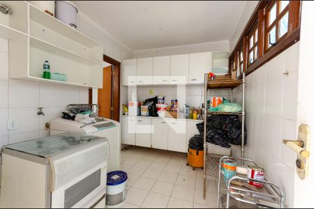 Casa à venda com 380m², 5 quartos e 5 vagas Casa à venda com 380m², 5 quartos e 5 vagasÁrea de Serviço