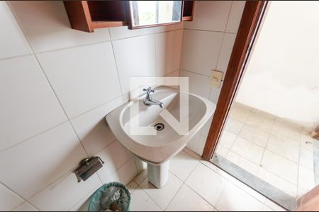 Casa à venda com 380m², 5 quartos e 5 vagas Casa à venda com 380m², 5 quartos e 5 vagasBanheiro de serviço