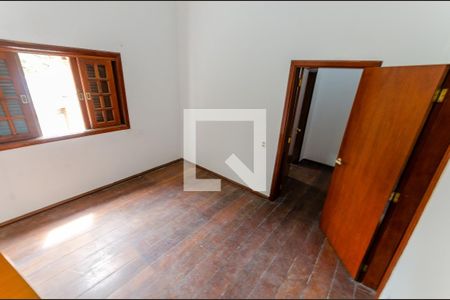 Casa à venda com 380m², 5 quartos e 5 vagas Casa à venda com 380m², 5 quartos e 5 vagasSuíte 2