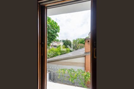 Casa à venda com 380m², 5 quartos e 5 vagas Casa à venda com 380m², 5 quartos e 5 vagasSuíte 2