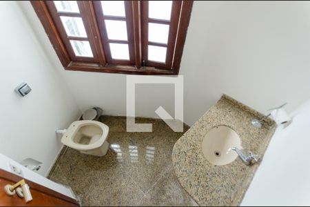 Casa à venda com 380m², 5 quartos e 5 vagas Casa à venda com 380m², 5 quartos e 5 vagasLavabo