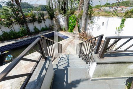 Casa à venda com 380m², 5 quartos e 5 vagas Casa à venda com 380m², 5 quartos e 5 vagasPiscina