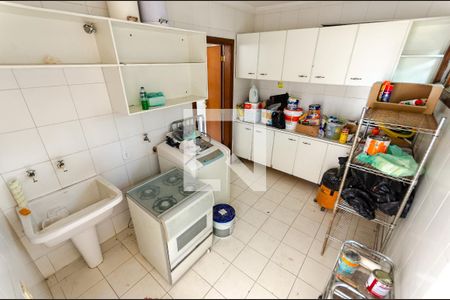 Casa à venda com 380m², 5 quartos e 5 vagas Casa à venda com 380m², 5 quartos e 5 vagasÁrea de Serviço