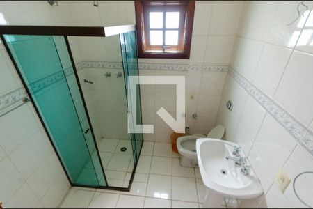 Casa à venda com 380m², 5 quartos e 5 vagas Casa à venda com 380m², 5 quartos e 5 vagasBanheiro da Suíte 2