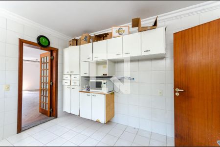 Casa à venda com 380m², 5 quartos e 5 vagas Casa à venda com 380m², 5 quartos e 5 vagasCozinha