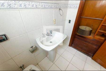 Casa à venda com 380m², 5 quartos e 5 vagas Casa à venda com 380m², 5 quartos e 5 vagasBanheiro da Suíte 2