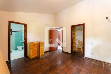 Casa à venda com 380m², 5 quartos e 5 vagas Casa à venda com 380m², 5 quartos e 5 vagasSuíte 3