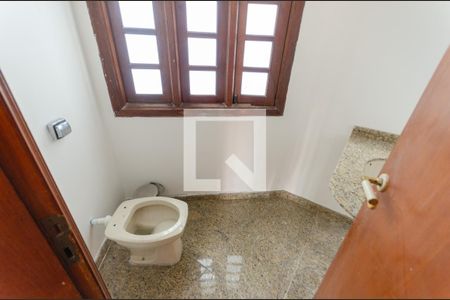 Casa à venda com 380m², 5 quartos e 5 vagas Casa à venda com 380m², 5 quartos e 5 vagasLavabo