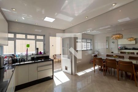 Casa à venda com 468m², 4 quartos e 3 vagas Casa à venda com 468m², 4 quartos e 3 vagasCozinha