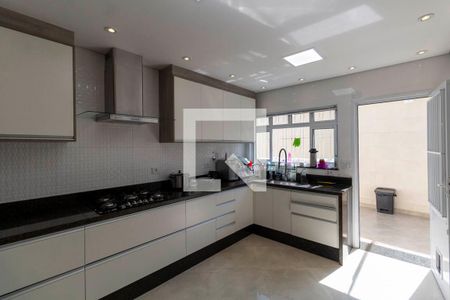 Casa à venda com 468m², 4 quartos e 3 vagas Casa à venda com 468m², 4 quartos e 3 vagasCozinha