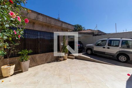 Casa à venda com 468m², 4 quartos e 3 vagas Casa à venda com 468m², 4 quartos e 3 vagasGaragem