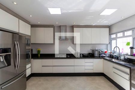 Casa à venda com 468m², 4 quartos e 3 vagas Casa à venda com 468m², 4 quartos e 3 vagasCozinha