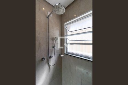 Casa à venda com 468m², 4 quartos e 3 vagas Casa à venda com 468m², 4 quartos e 3 vagasBanheiro Suíte 2