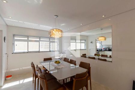 Casa à venda com 468m², 4 quartos e 3 vagas Casa à venda com 468m², 4 quartos e 3 vagasCozinha