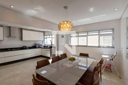 Casa à venda com 468m², 4 quartos e 3 vagas Casa à venda com 468m², 4 quartos e 3 vagasCozinha