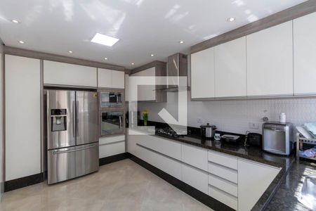 Casa à venda com 468m², 4 quartos e 3 vagas Casa à venda com 468m², 4 quartos e 3 vagasCozinha