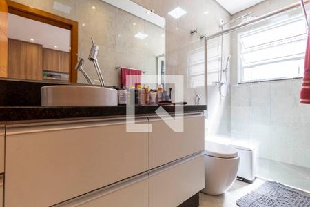 Casa à venda com 468m², 4 quartos e 3 vagas Casa à venda com 468m², 4 quartos e 3 vagasBanheiro Suíte 2