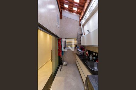 Casa à venda com 468m², 4 quartos e 3 vagas Casa à venda com 468m², 4 quartos e 3 vagasÁrea de Serviço 2