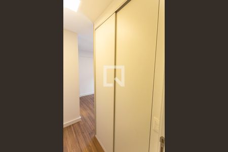 Armário da Suíte 1 de apartamento para alugar com 2 quartos, 58m² em Funcionários, Belo Horizonte