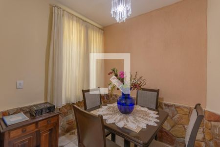 Casa à venda com 252m², 3 quartos e 4 vagasCopa