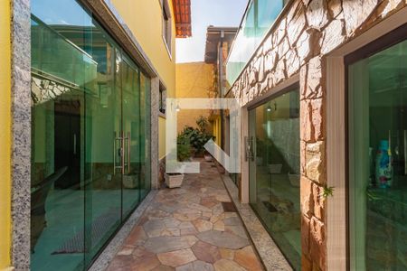 Casa à venda com 252m², 3 quartos e 4 vagasÁrea Externa