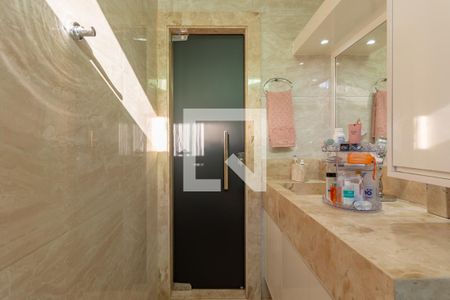 Casa à venda com 252m², 3 quartos e 4 vagasBanheiro social 1