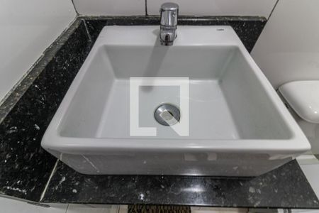 Casa de condomínio à venda com 70m², 2 quartos e 1 vagaLavabo