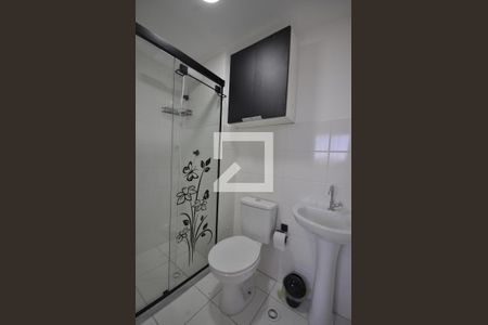 Banheiro de apartamento à venda com 1 quarto, 29m² em Parque Vitoria, São Paulo