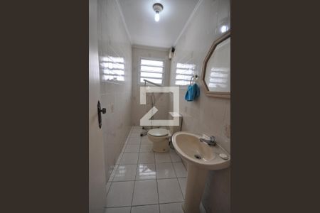 Casa à venda com 420m², 4 quartos e 8 vagasBanheiro da Garagem