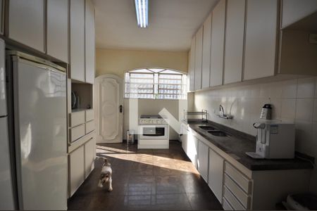 Casa à venda com 420m², 4 quartos e 8 vagasCozinha