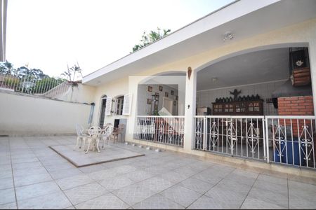 Casa à venda com 420m², 4 quartos e 8 vagasQuintal