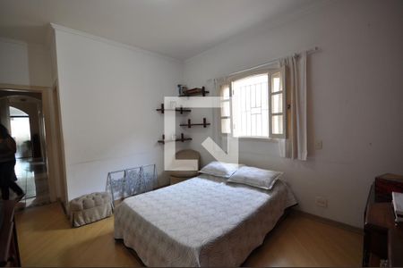 Casa à venda com 420m², 4 quartos e 8 vagasQuarto 2 - Suíte