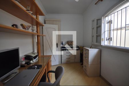 Casa à venda com 420m², 4 quartos e 8 vagasEscritório