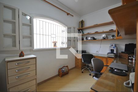 Casa à venda com 420m², 4 quartos e 8 vagasEscritório