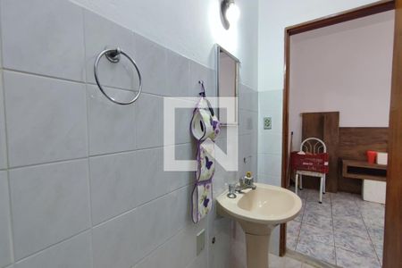 Casa à venda com 174m², 4 quartos e 6 vagasEdícula - Banheiro