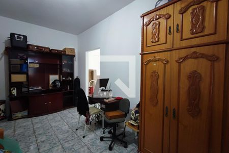 Casa à venda com 174m², 4 quartos e 6 vagasEdícula - Quarto